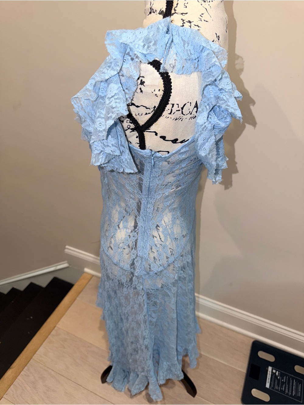 Kimchi Blue Light Blue Lace Asymmetrical Dress size M - Picture 4 of 6